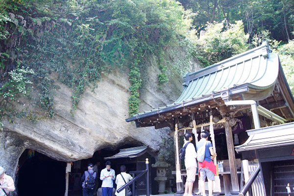 宇賀福神社（銭洗弁財天）