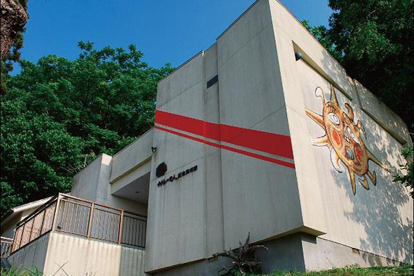 利根山光人記念美術館