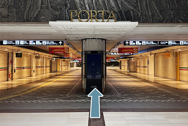 PORTAに入ったら突き当たりの階段手前まで直進します。